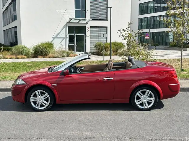 Renault Megane view 5