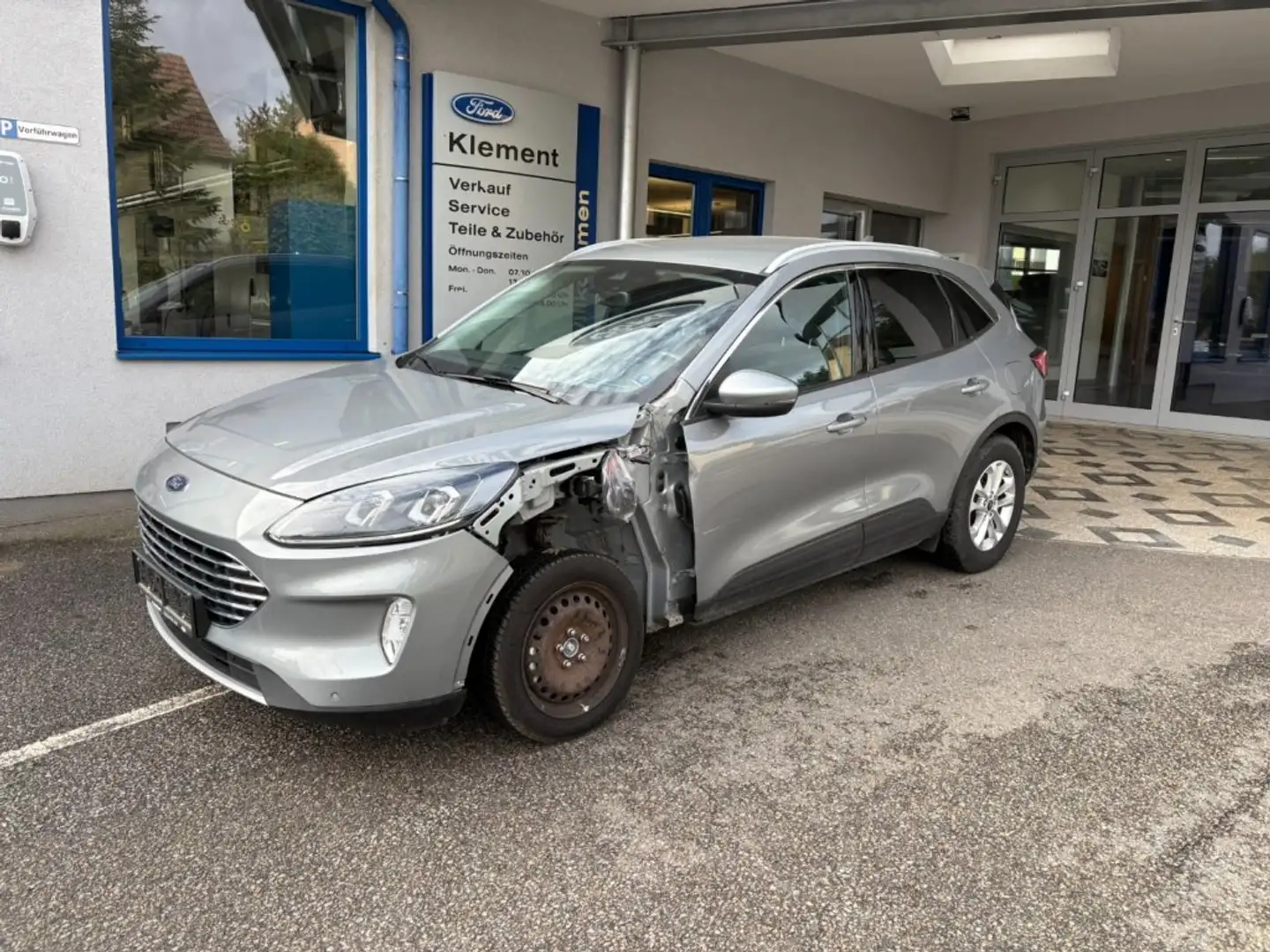 Ford Kuga Titanium 2.5PHEV Silber - 1