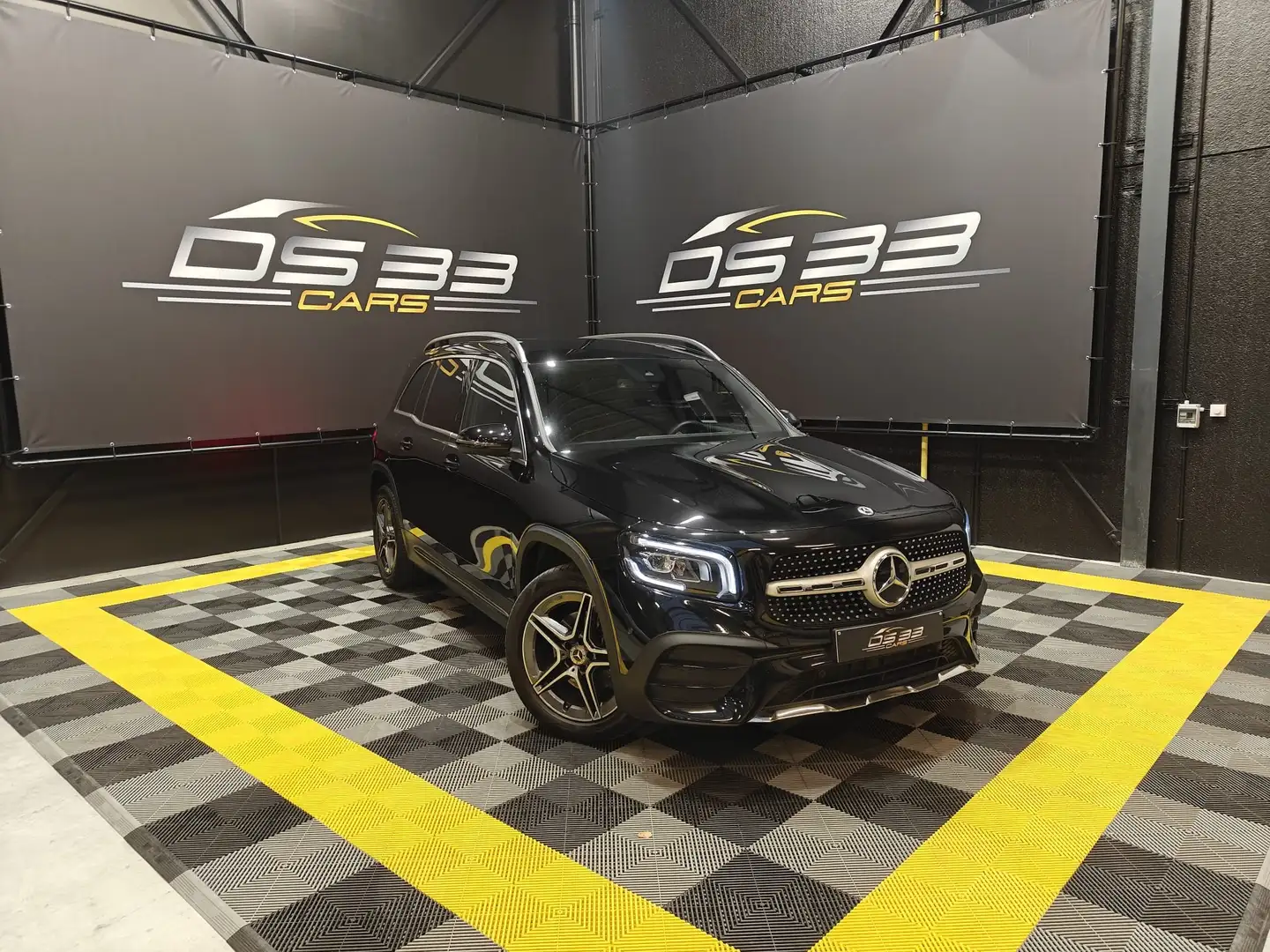 Mercedes-Benz GLB 200 GLB 200 d 7-Zit AMG/VerwLeder/CAM/Ambi/DodeHoek Noir - 1