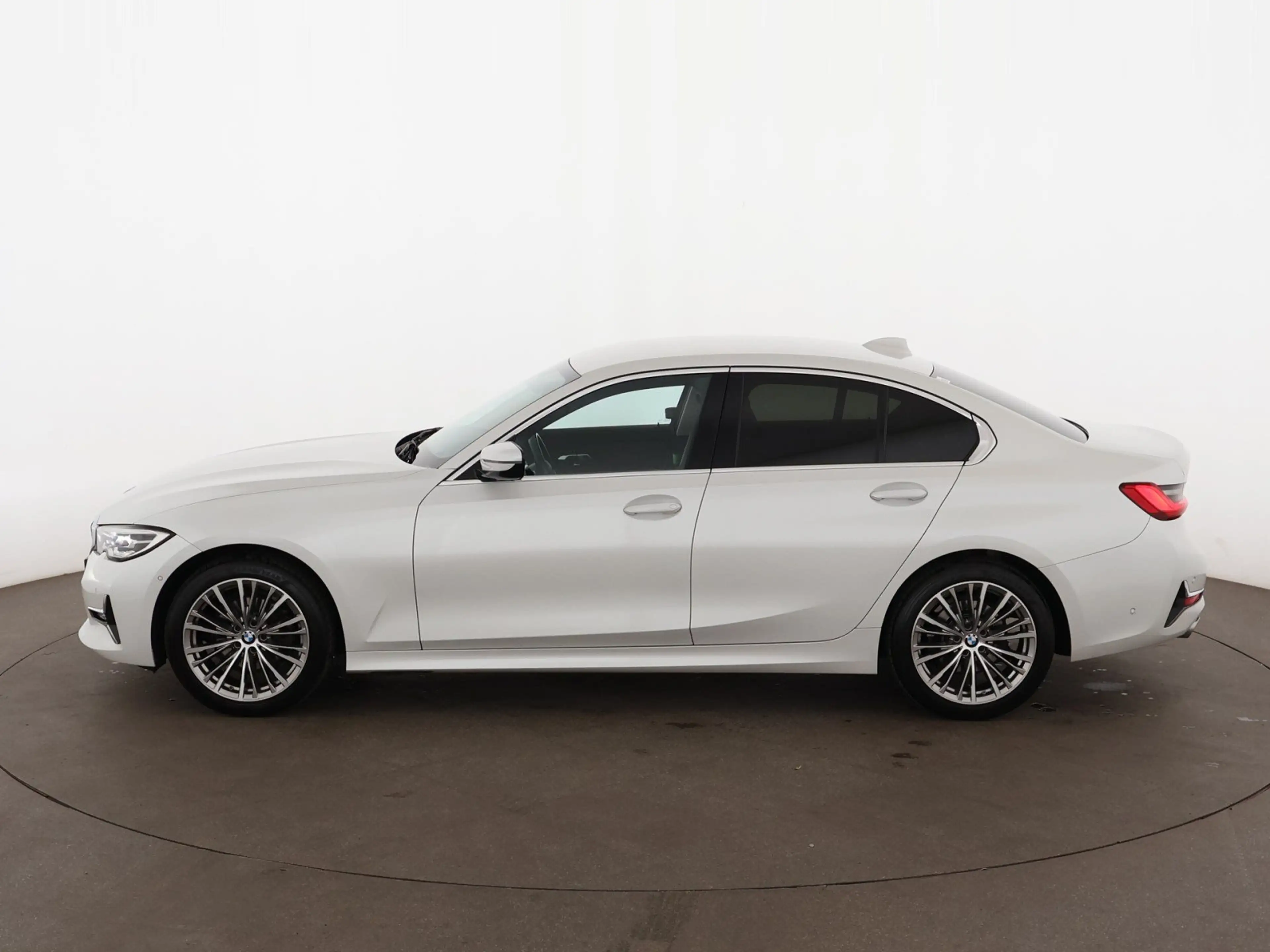 BMW 320 d xDrive Luxury Aut LED HEAD-UP LEDER NAVI — photo 7