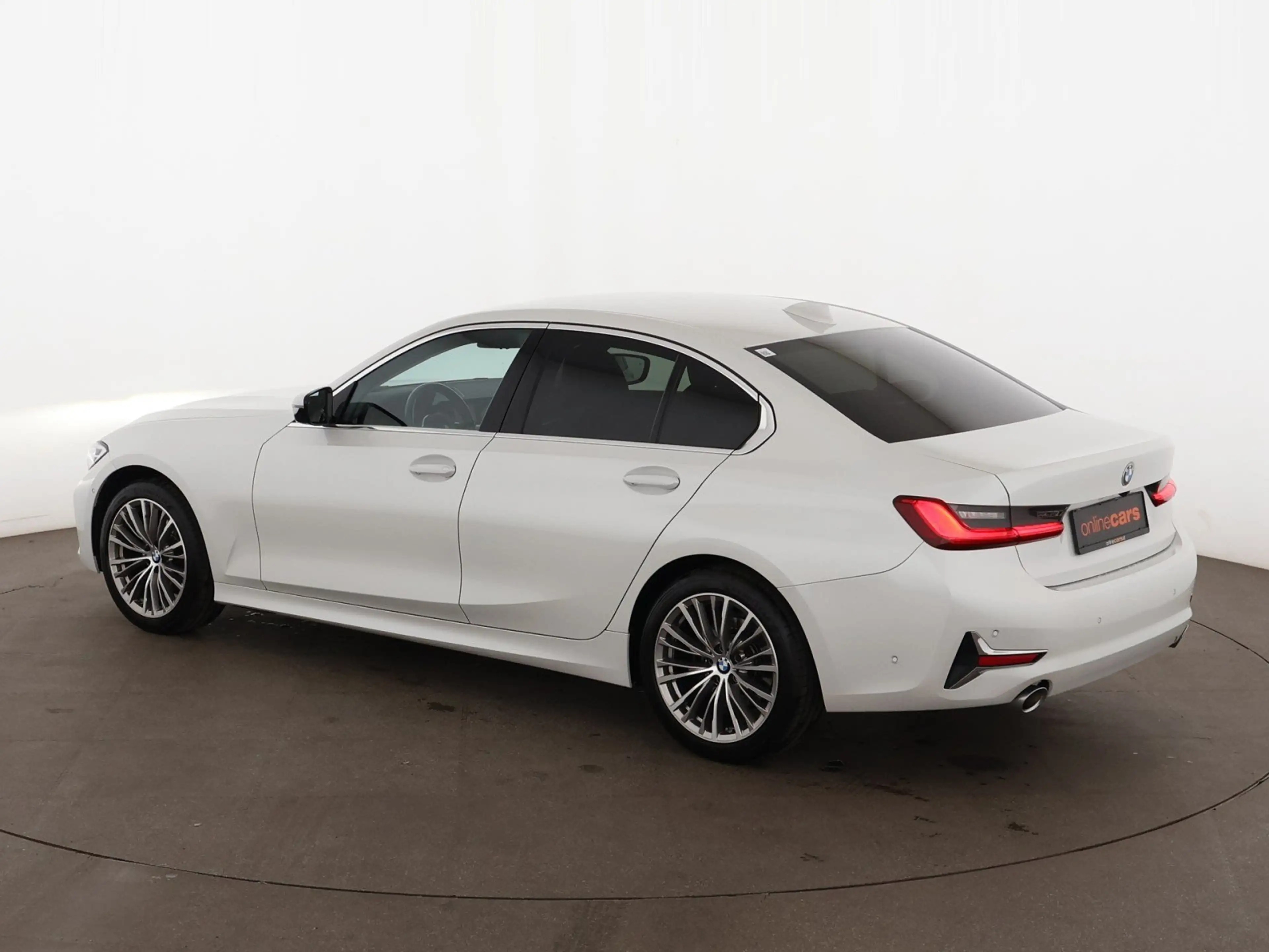 BMW 320 d xDrive Luxury Aut LED HEAD-UP LEDER NAVI — photo 8