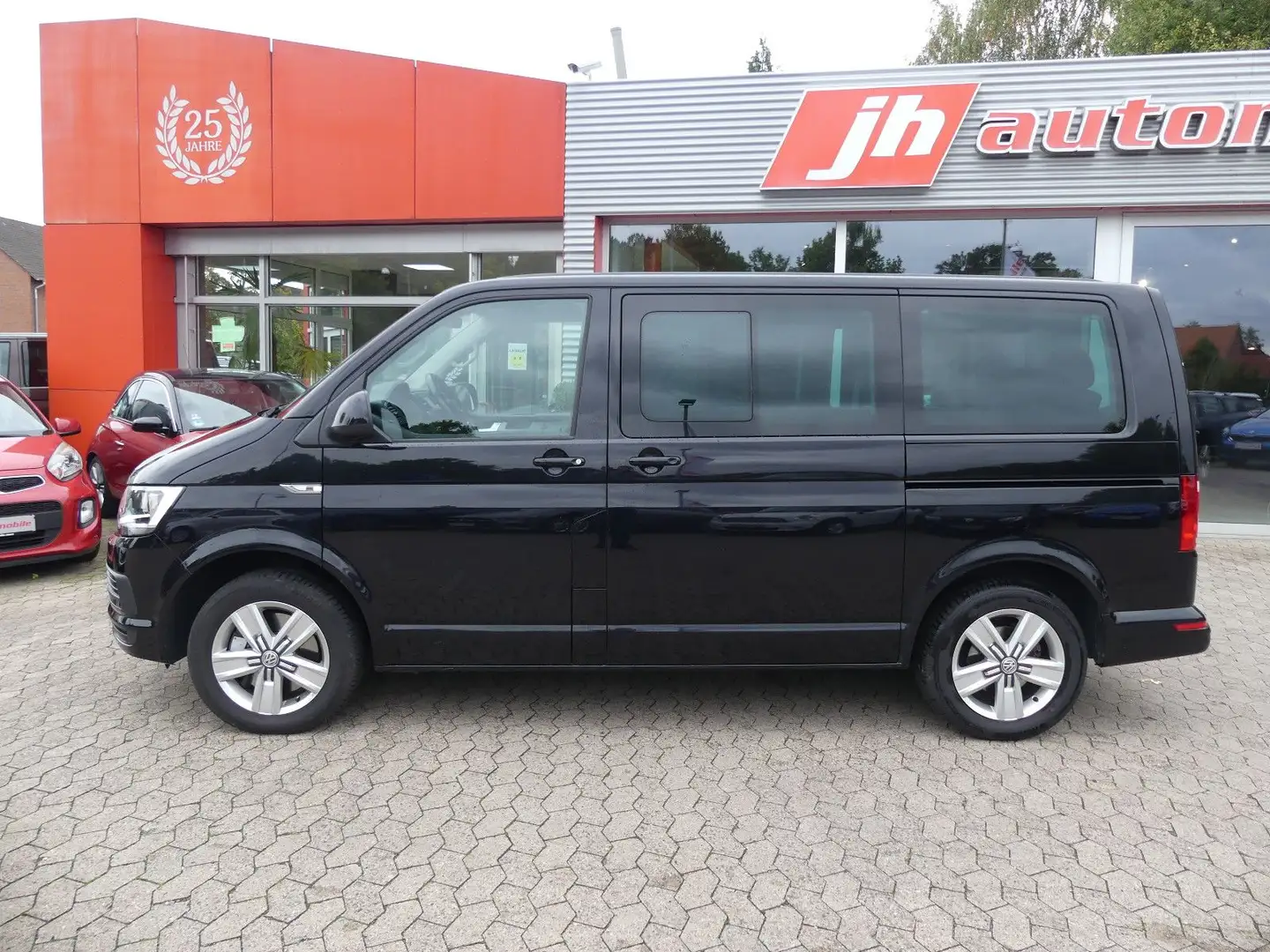 Volkswagen T6 Multivan Comfortline Alcantara*Standhzg*AHK Zwart - 2