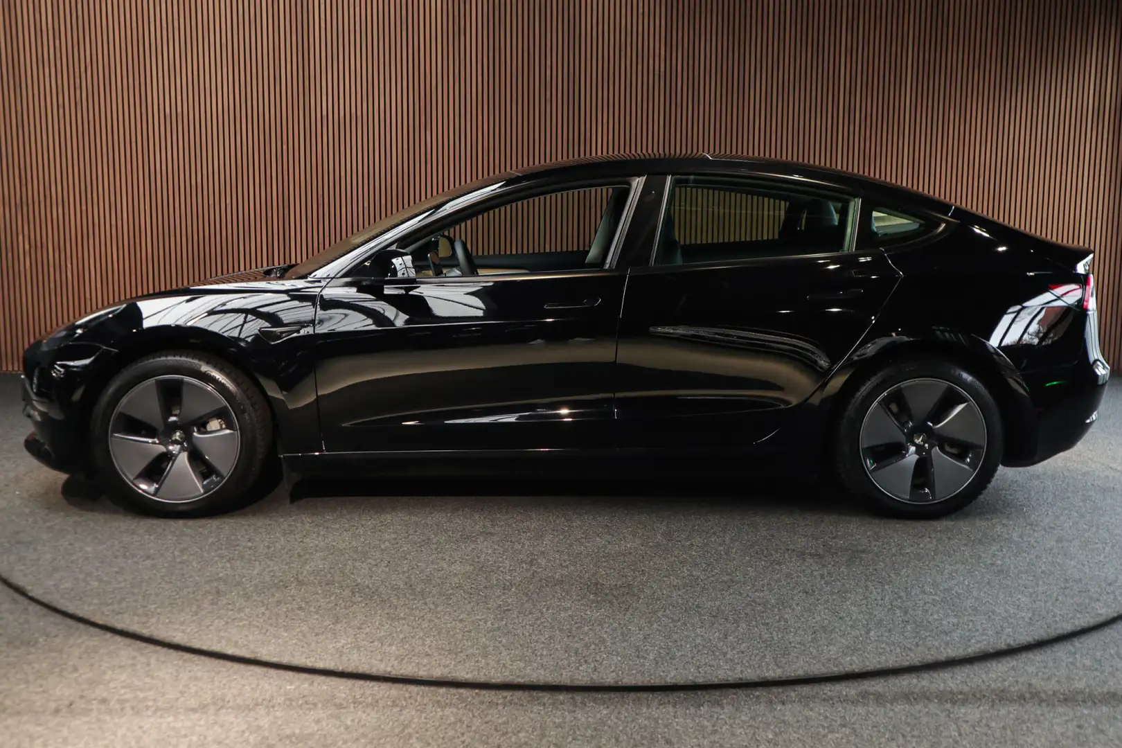 Tesla Model 3 RWD Nieuw Autopilot ACC Stuurverwarm. PDC Leer Nav Schwarz - 2