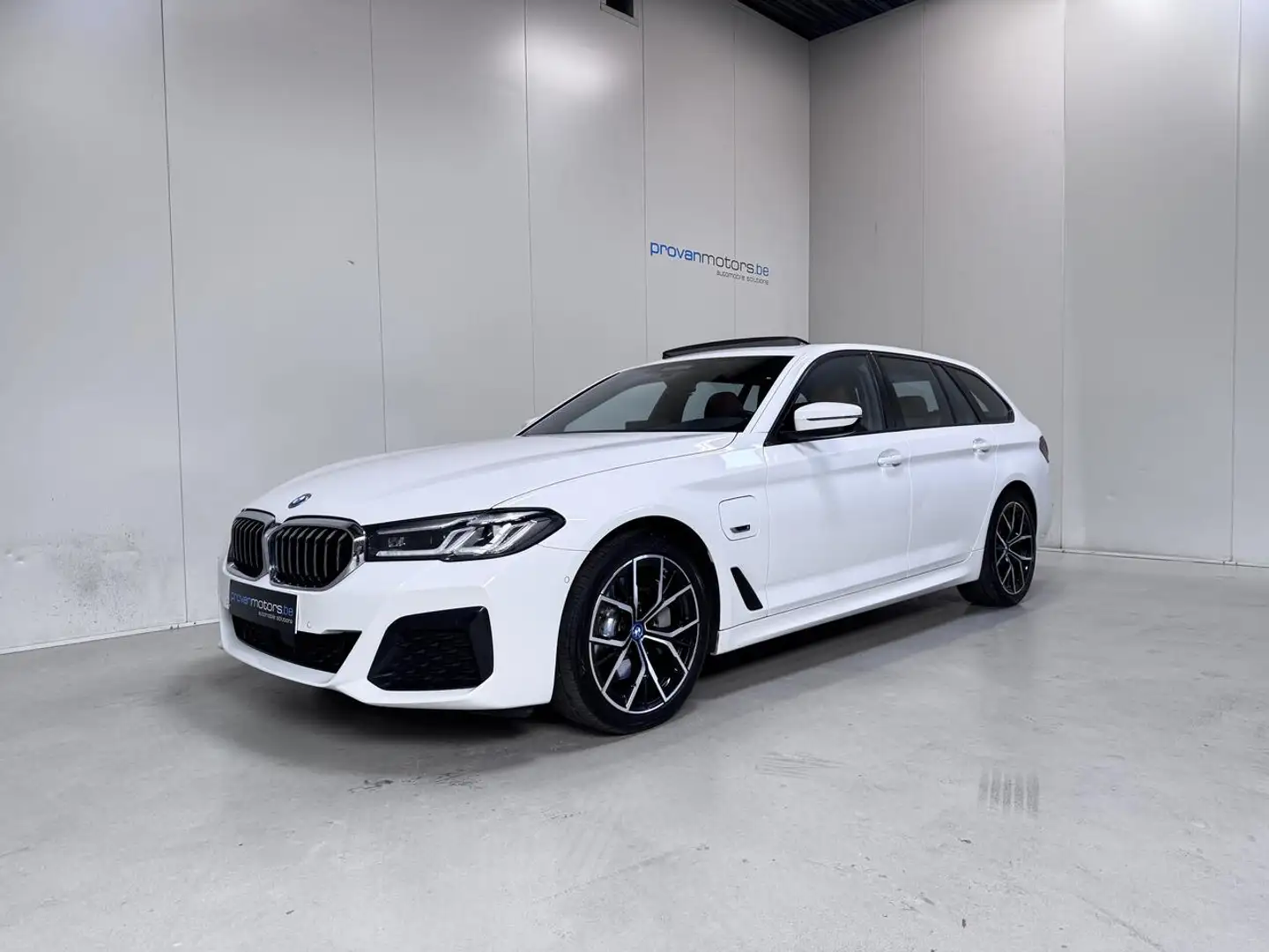 BMW 530 e hybrid - M-PACK - Pano - Topstaat! Wit - 1