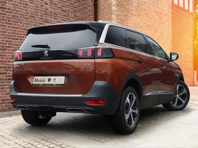 Peugeot 5008 view 4