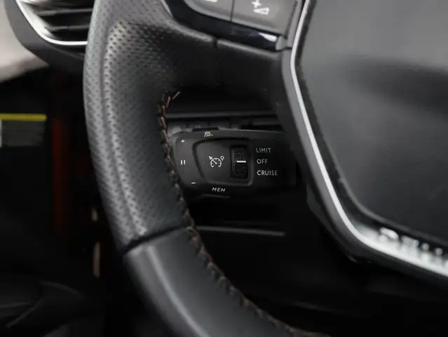 Peugeot 5008 view 8