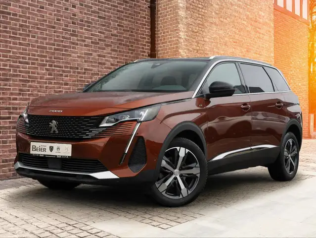 Peugeot 5008 view 2