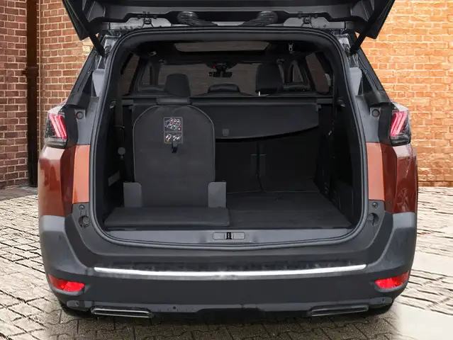 Peugeot 5008 view 6