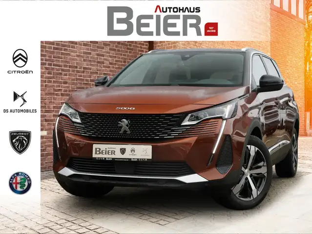 Peugeot 5008 main image