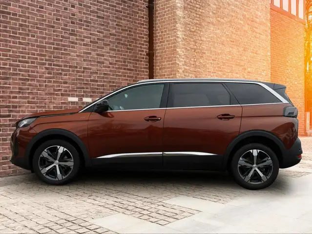 Peugeot 5008 view 3
