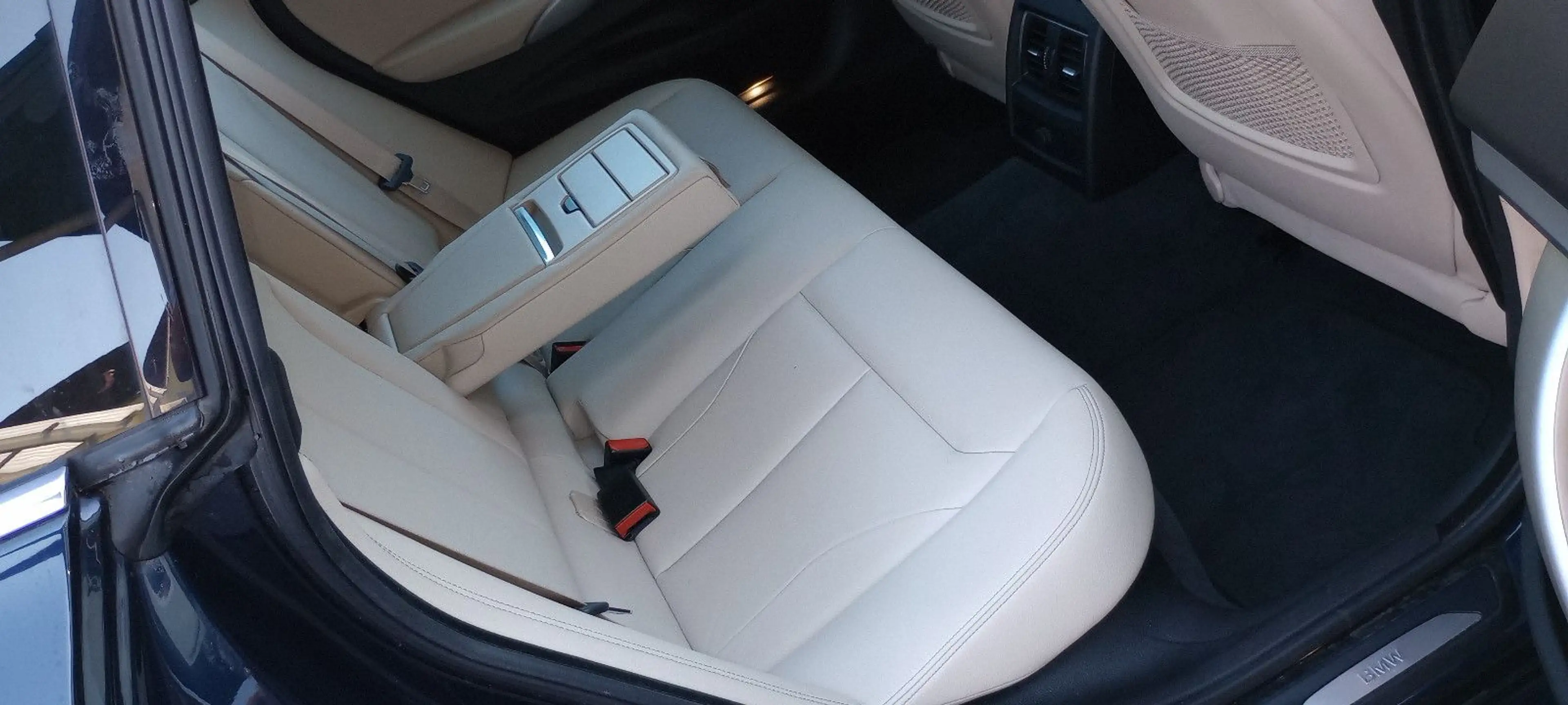 BMW 320 320 GT xDrive Auto Leder Navi eHeckk Rückf eSitz — photo 5