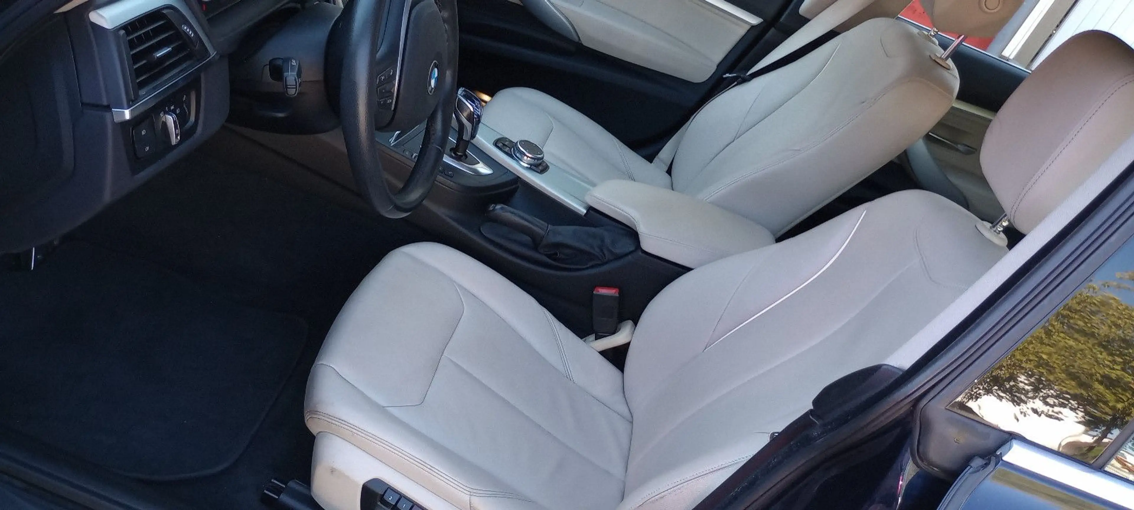 BMW 320 320 GT xDrive Auto Leder Navi eHeckk Rückf eSitz — photo 6