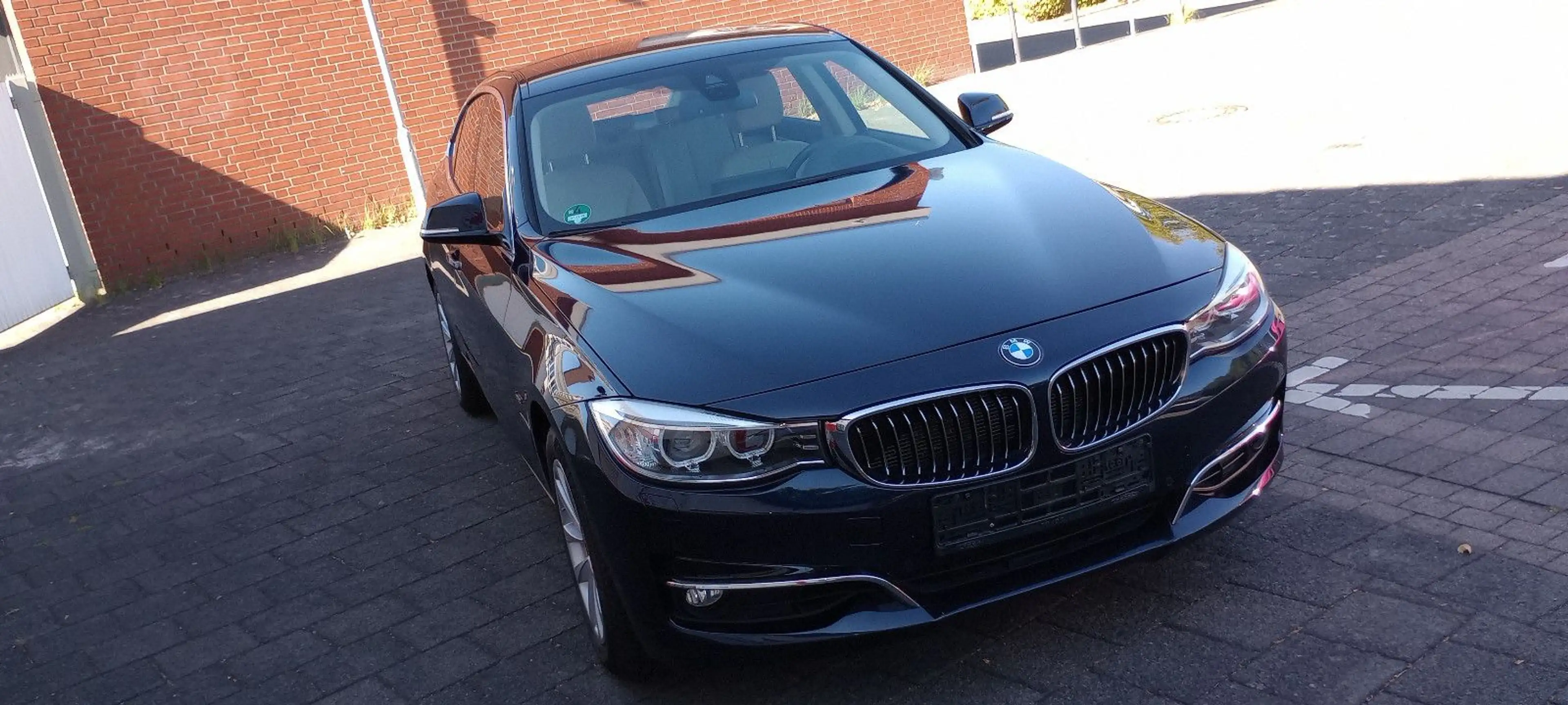 BMW 320 320 GT xDrive Auto Leder Navi eHeckk Rückf eSitz — photo 2