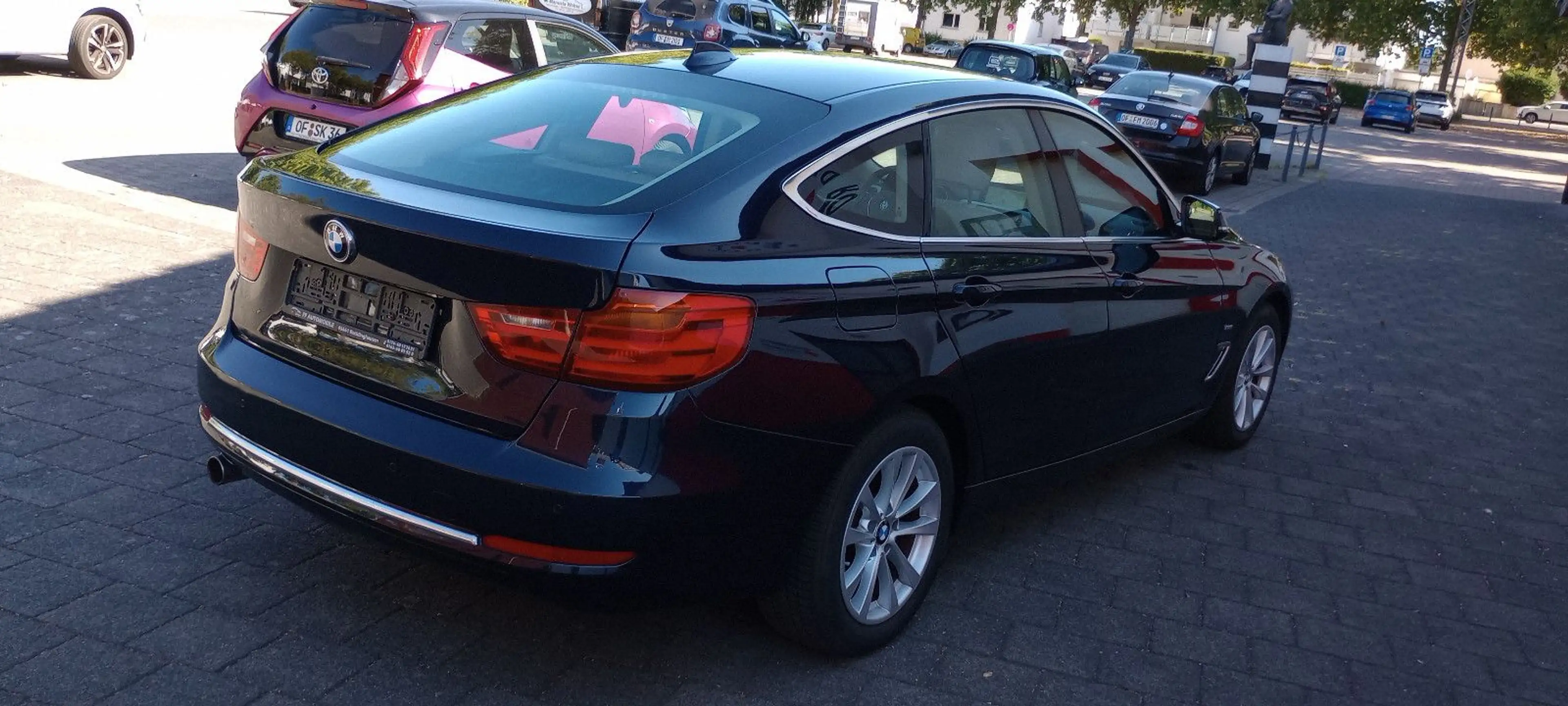 BMW 320 320 GT xDrive Auto Leder Navi eHeckk Rückf eSitz — photo 15
