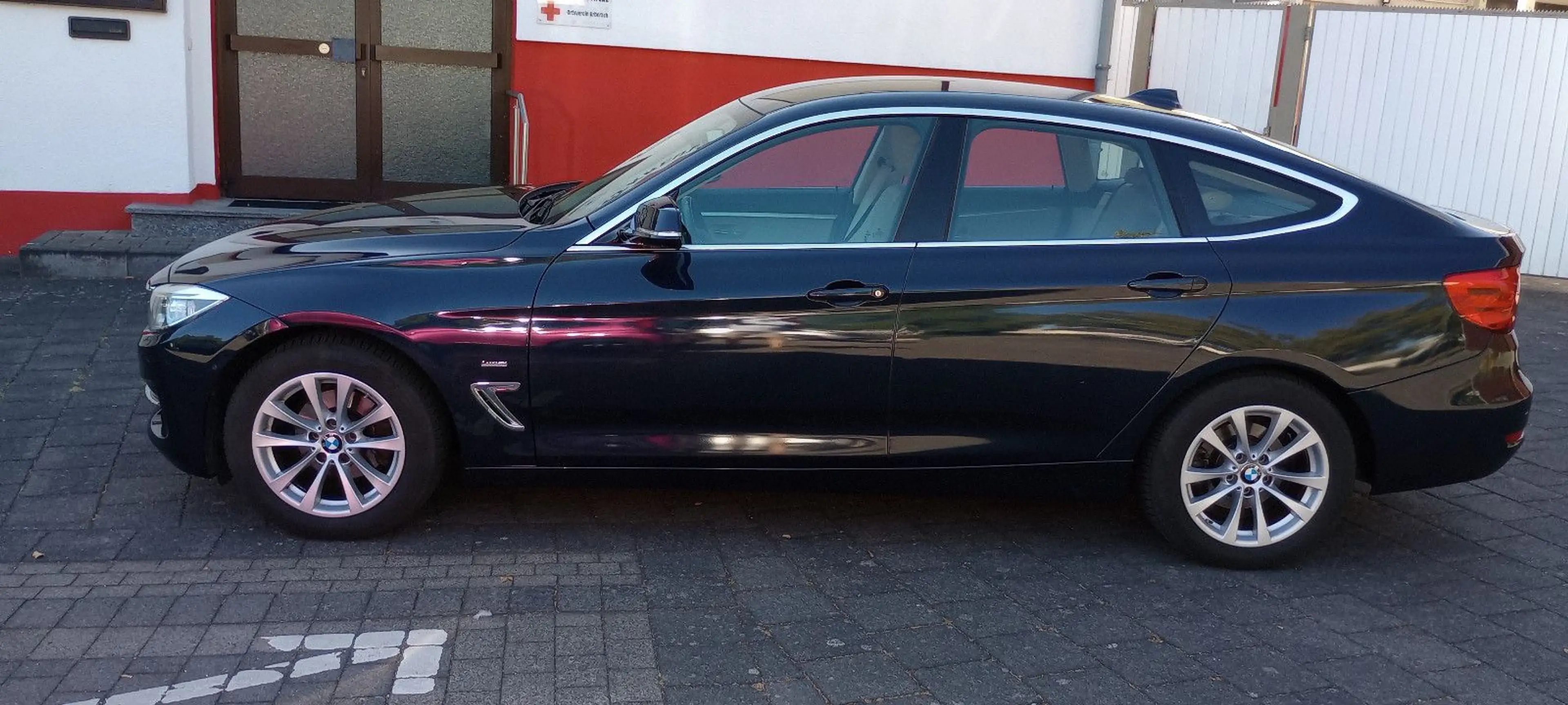 BMW 320 320 GT xDrive Auto Leder Navi eHeckk Rückf eSitz — photo 12