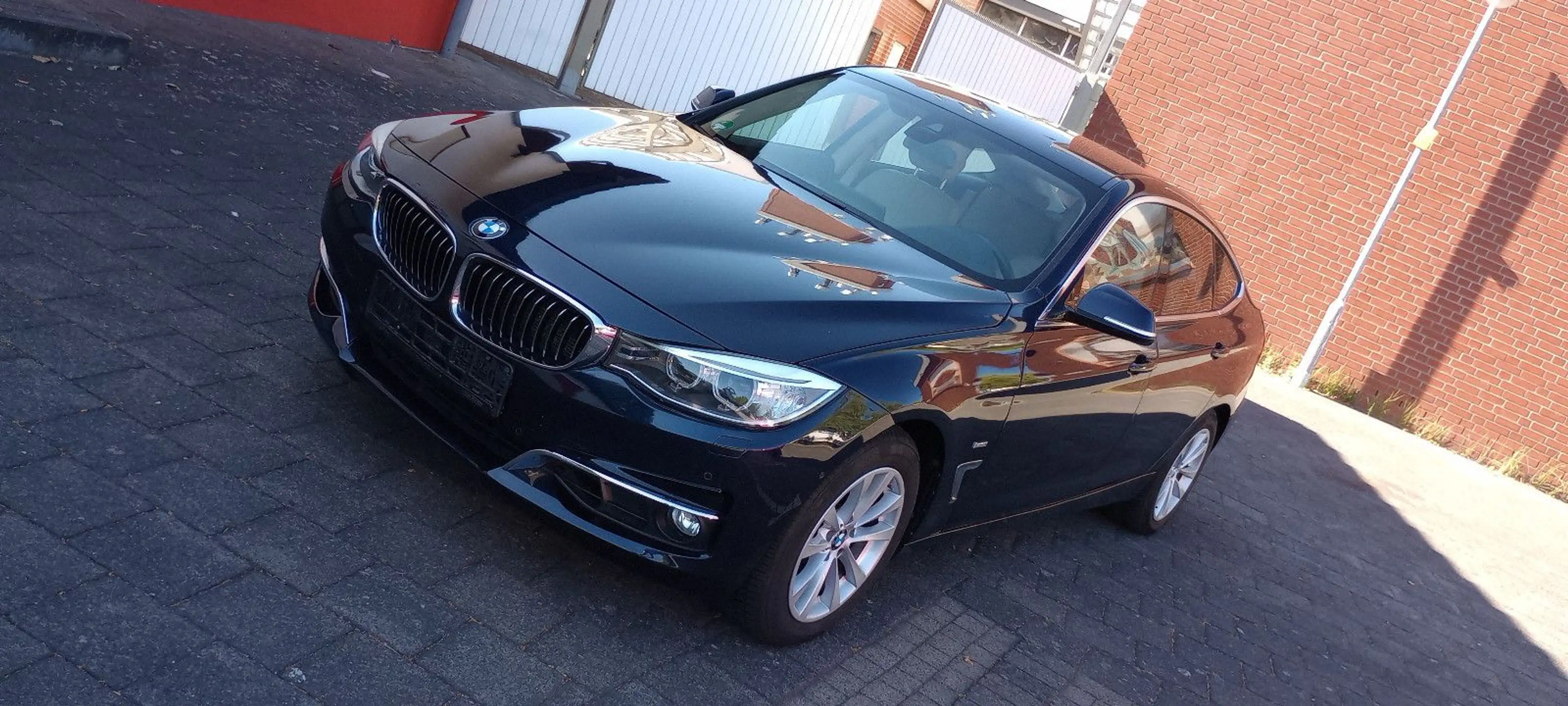 BMW 320 320 GT xDrive Auto Leder Navi eHeckk Rückf eSitz — photo 11