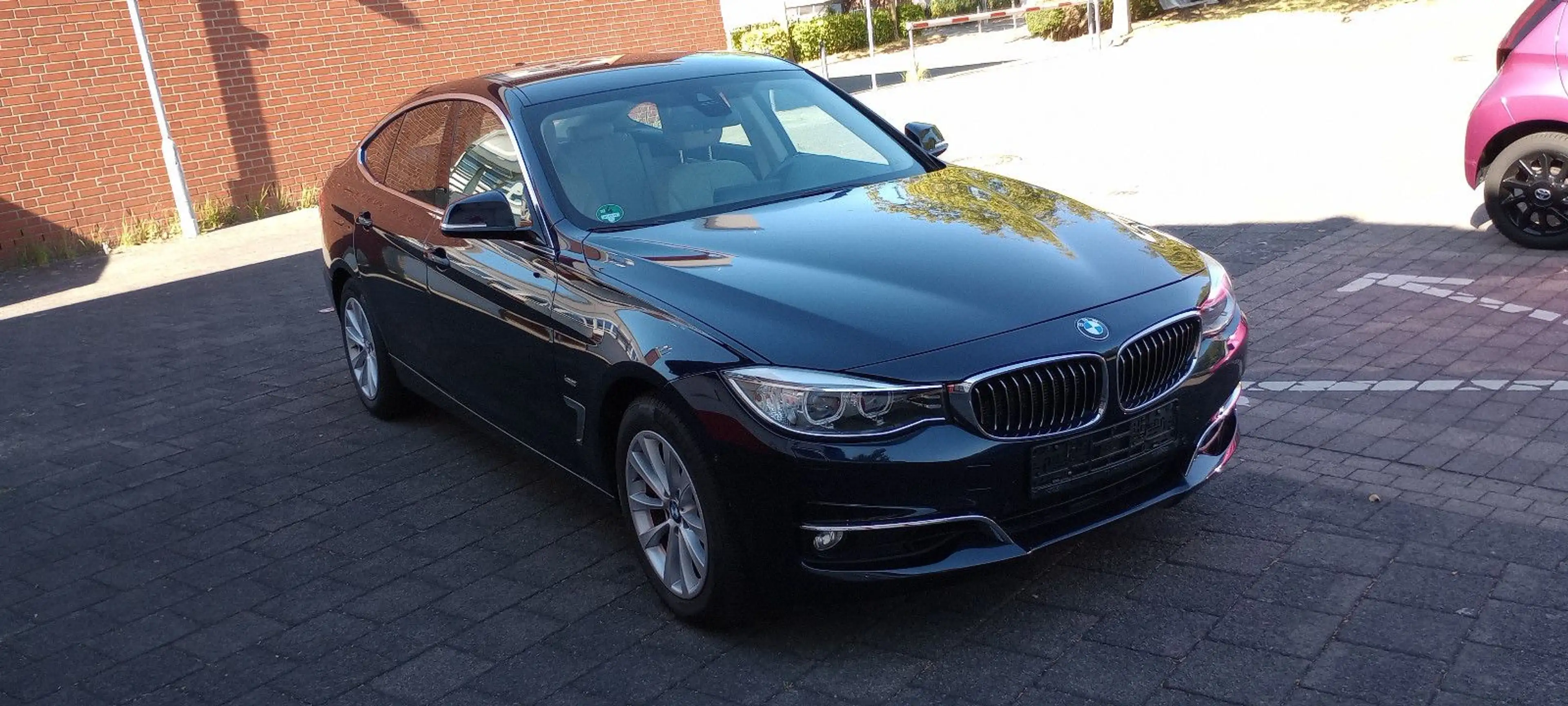 BMW 320 320 GT xDrive Auto Leder Navi eHeckk Rückf eSitz — photo 10