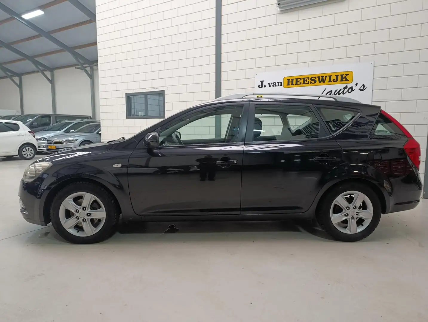 Kia Ceed / cee'd Sporty Wagon 1.4 CVVT Navigator Plus Pack Zwart - 2