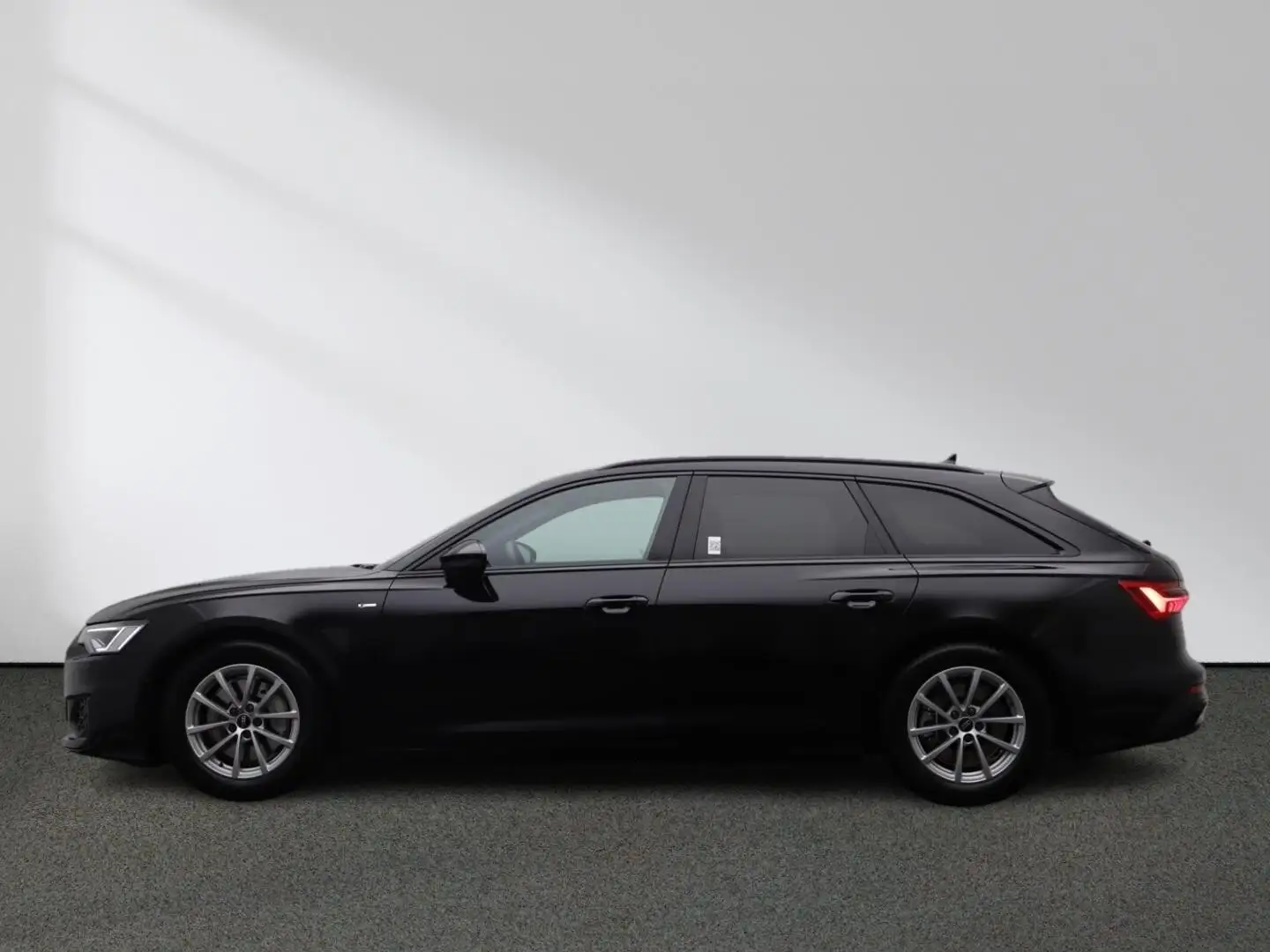 Audi A6 Avant Design 45 TFSI quattro S line Matrix Schwarz - 2