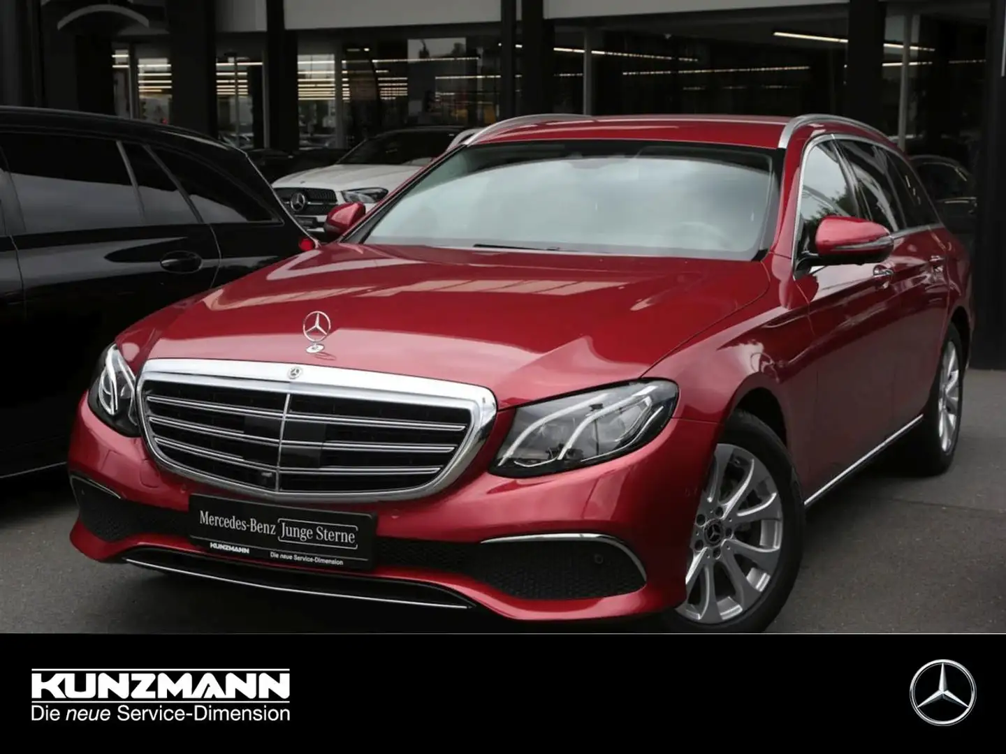 Mercedes-Benz E 200 T Exclusive Comand Distronic+ Memory 360° Červená - 1