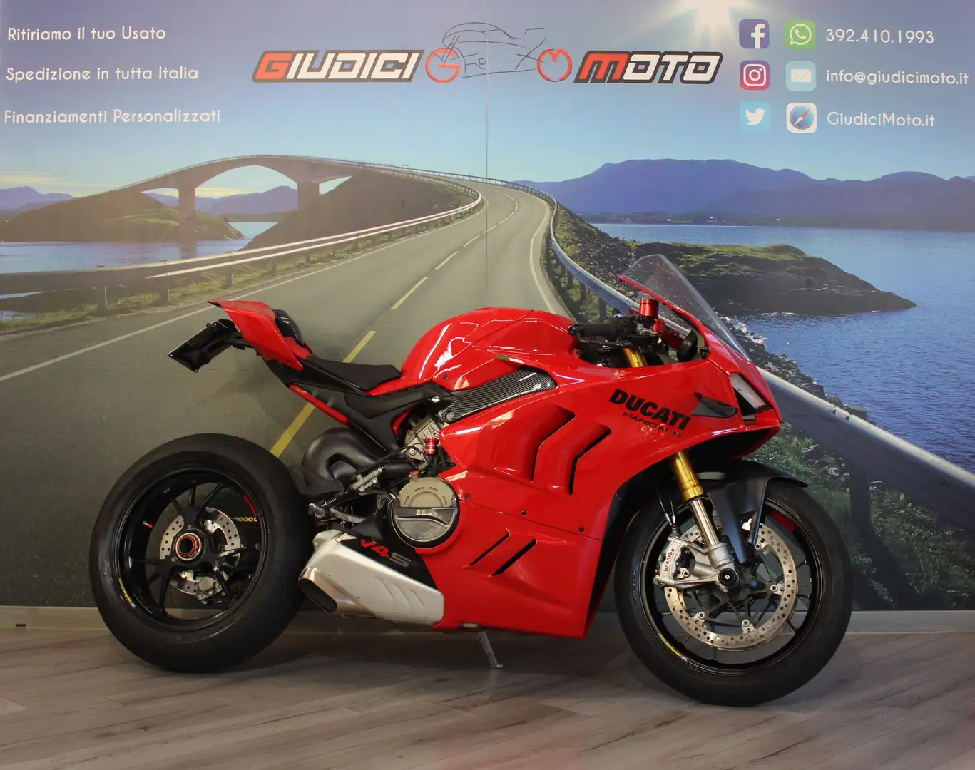 Ducati Panigale V4 S 2024 - km 2421 Garanzia Casa Madre crvena - 1
