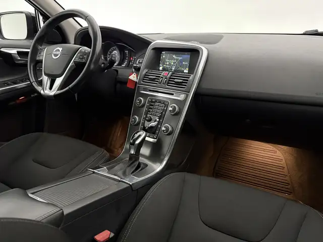 Volvo XC60 view 4