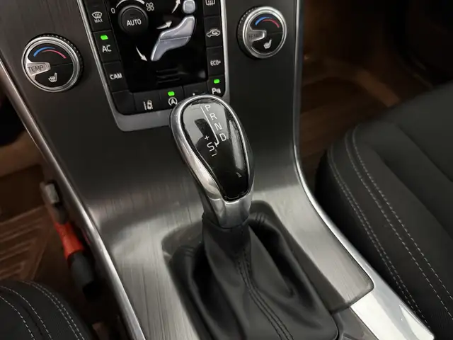 Volvo XC60 view 23