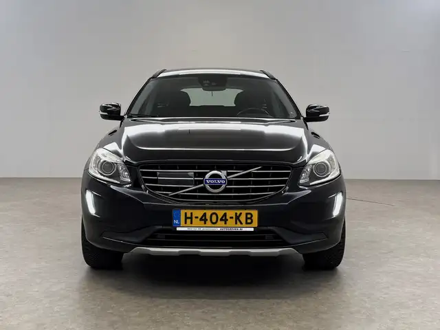 Volvo XC60 view 8