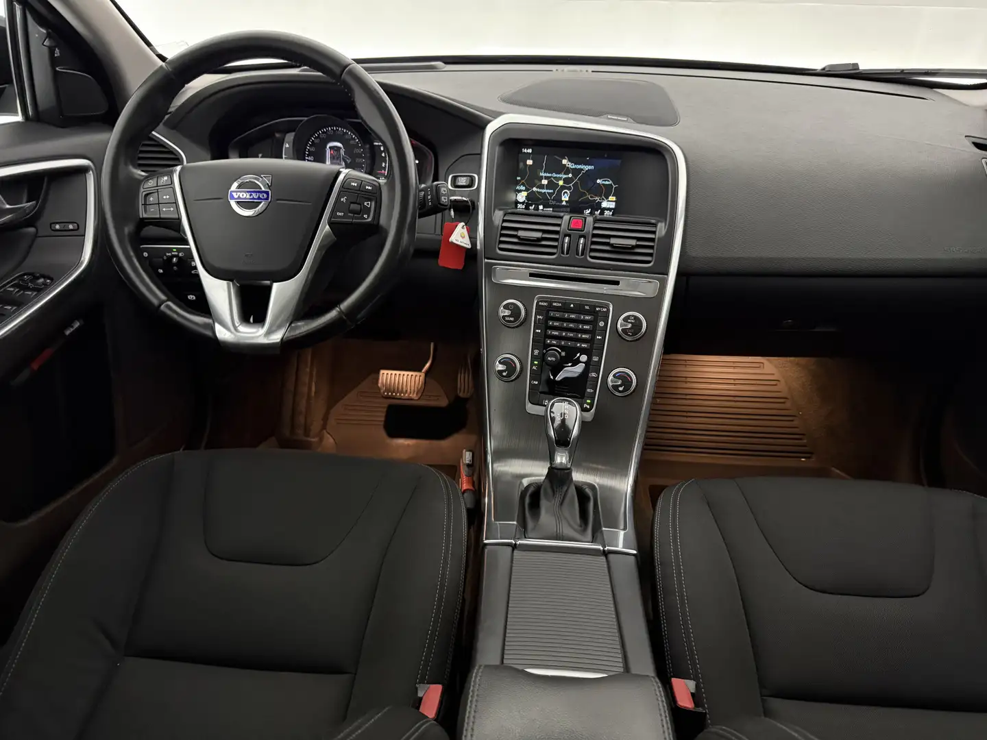 Volvo XC60 2.0 T5 FWD Ocean Race 245PK | Camera | H/K | Clima Zwart - 2