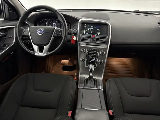 Volvo XC60 view 2