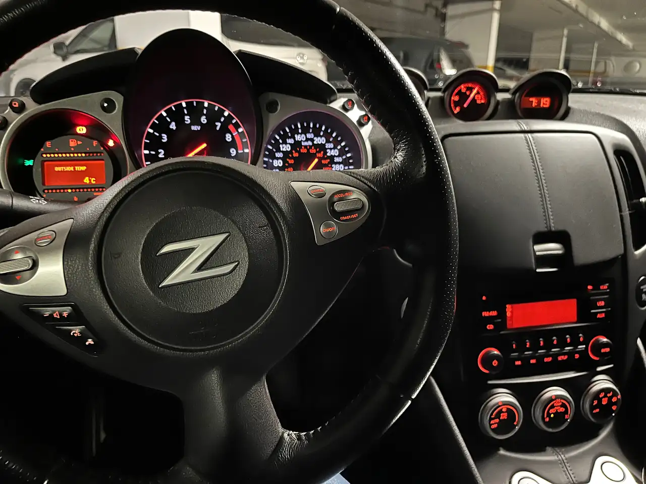Nissan 370Z снимка Nissan 370Z