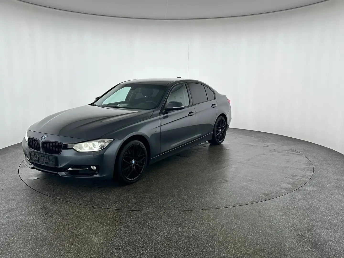 BMW 330 d Sport Grau - 2