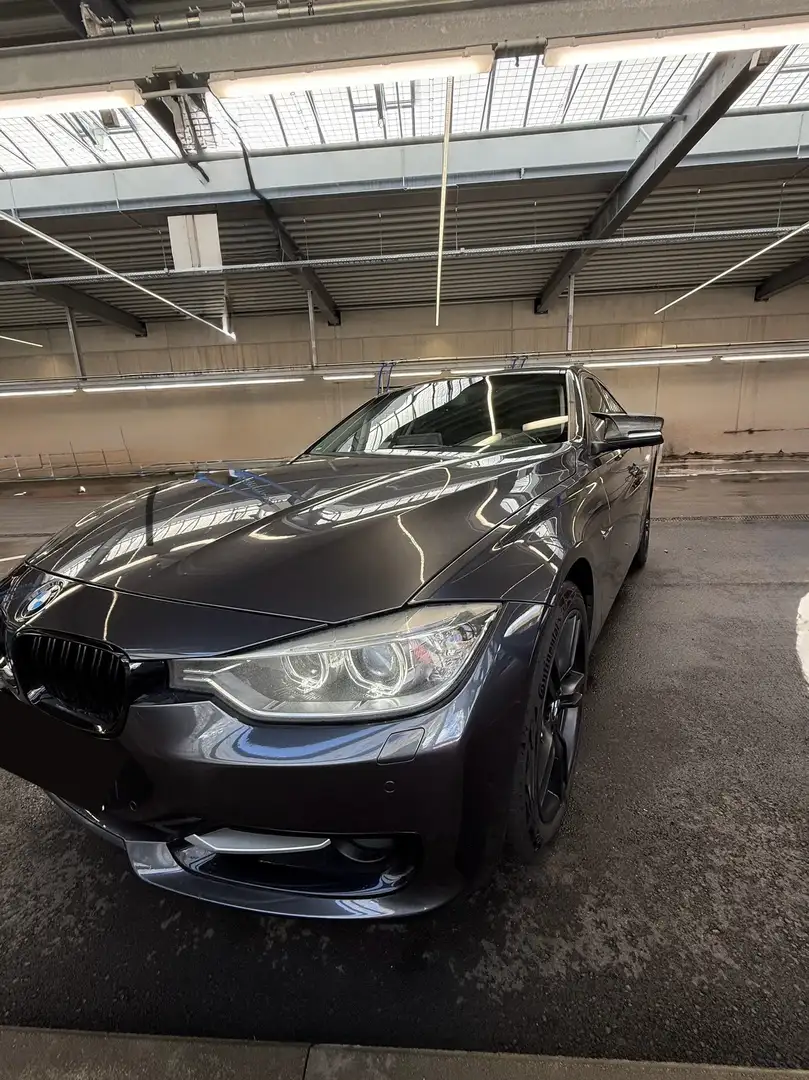 BMW 330 d Sport Grau - 2
