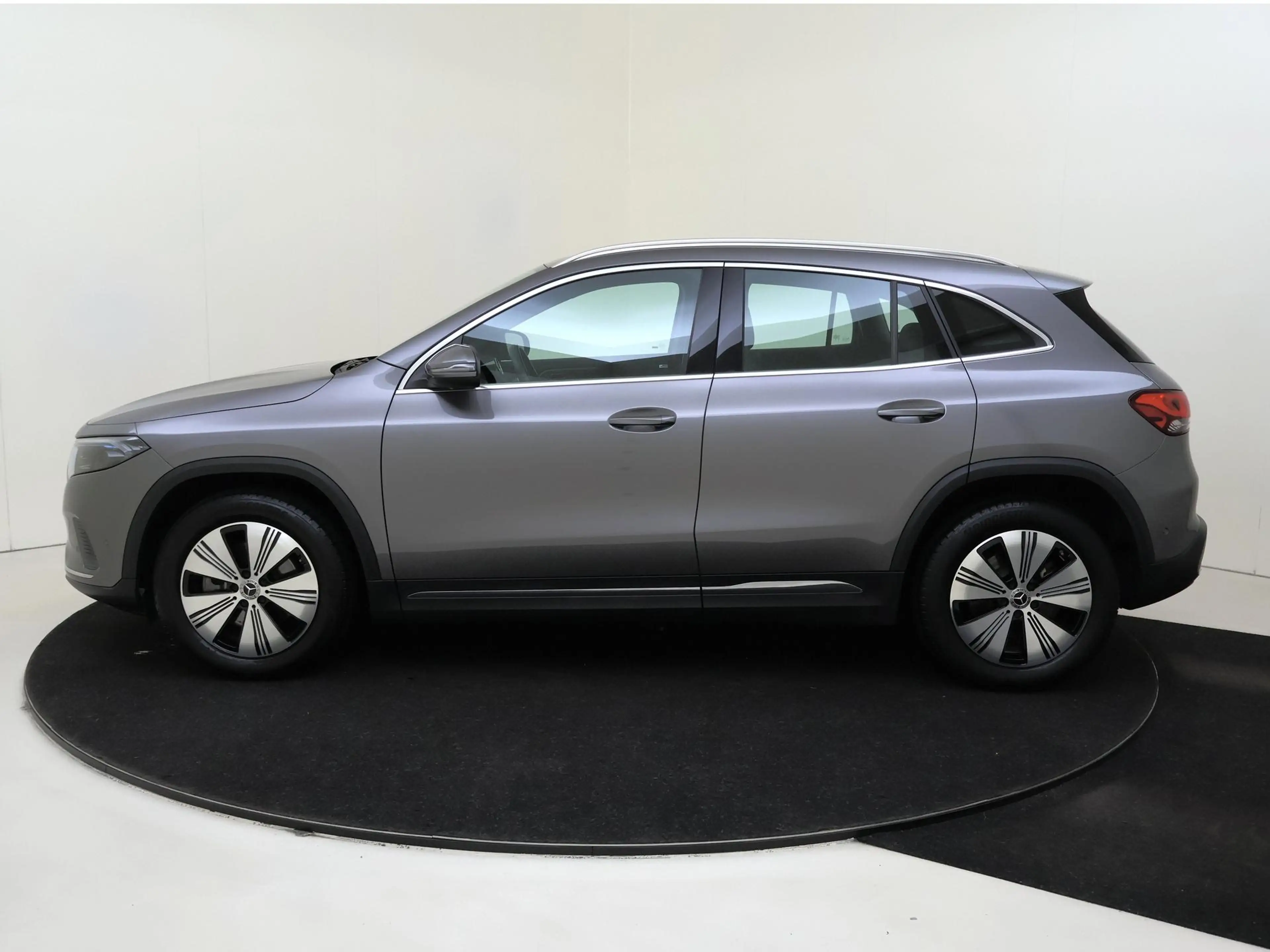 Mercedes-Benz EQA 250 250+ Business Line 71 kWh — photo 8
