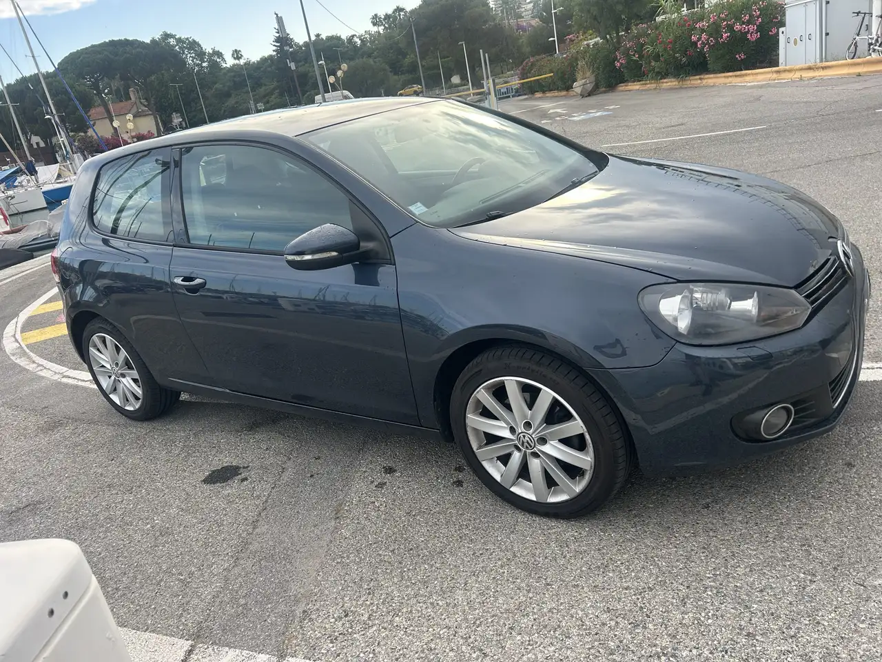 Volkswagen Golf Standard Model — photo 3