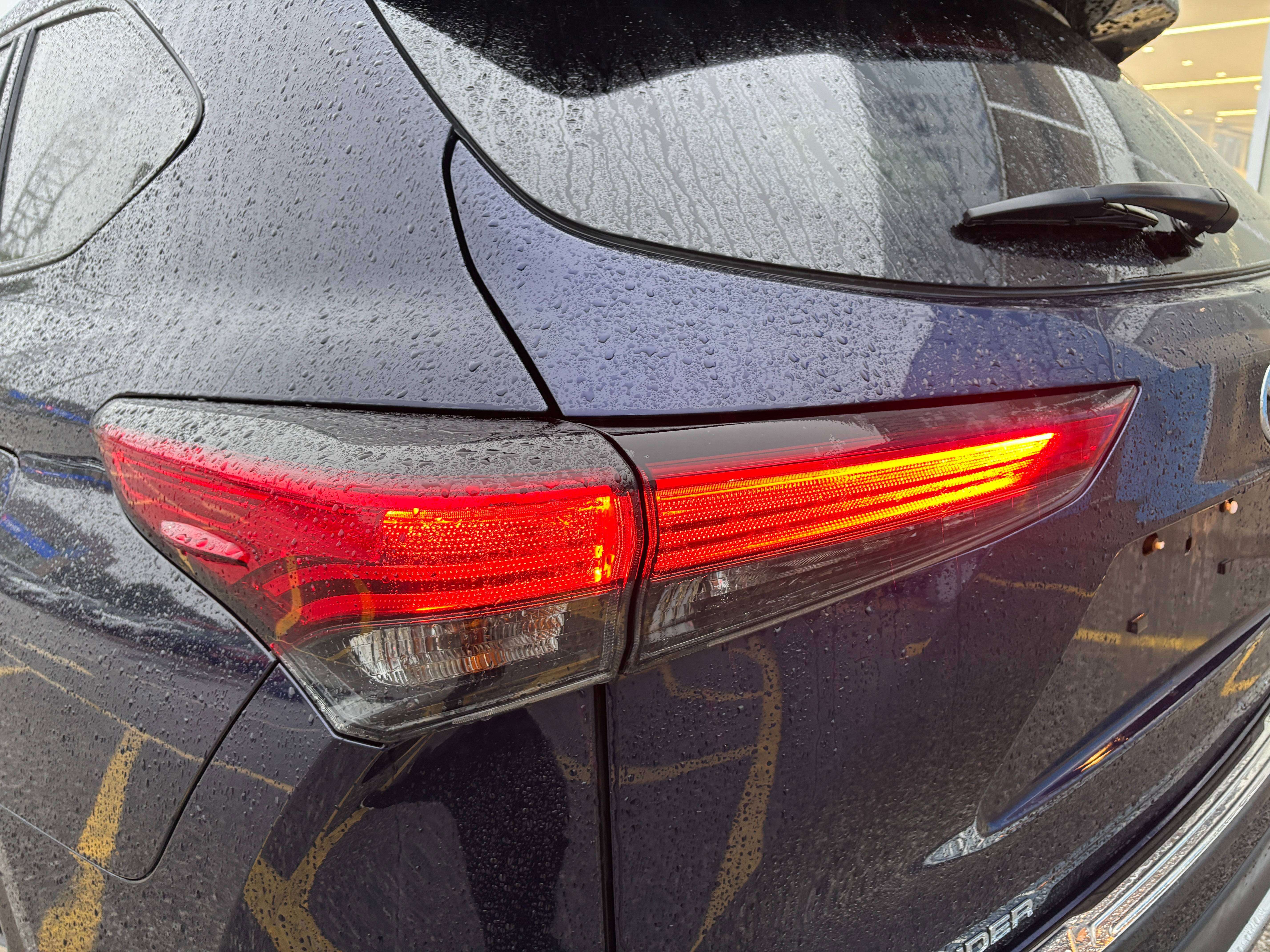 used 2022 Toyota Highlander car, priced at $42,995