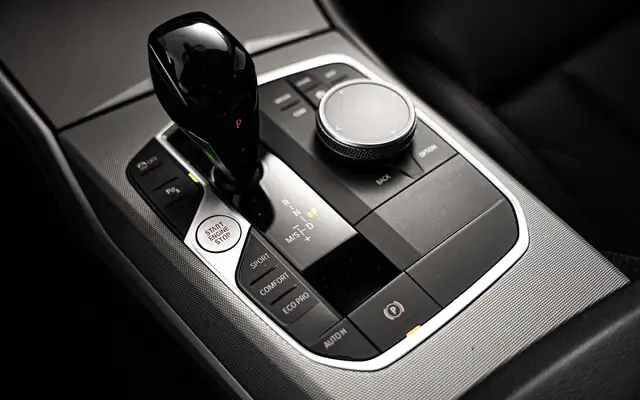 BMW 3 Series view 26