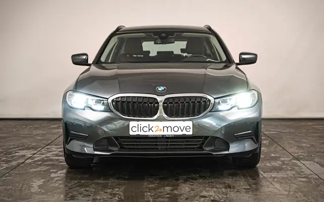 BMW 3 Series view 3