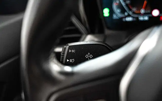 BMW 3 Series view 24