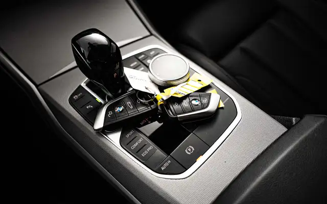 BMW 3 Series view 22