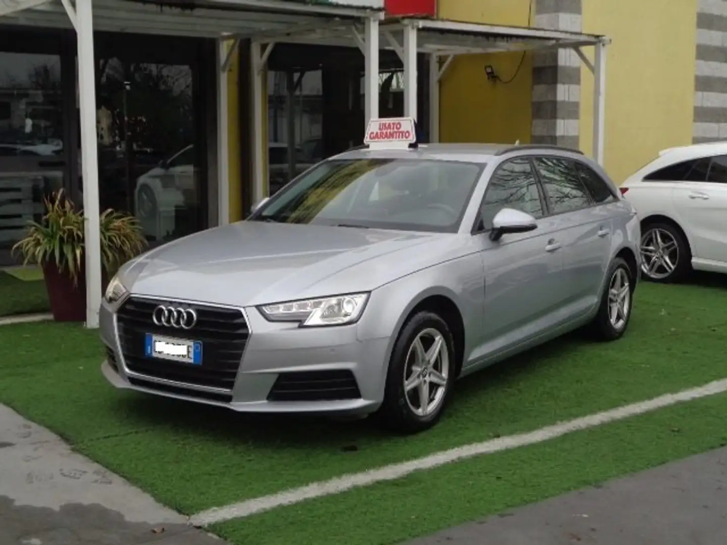 Audi A4 2.0 TDI  150CV  S TRONIC Argent - 1
