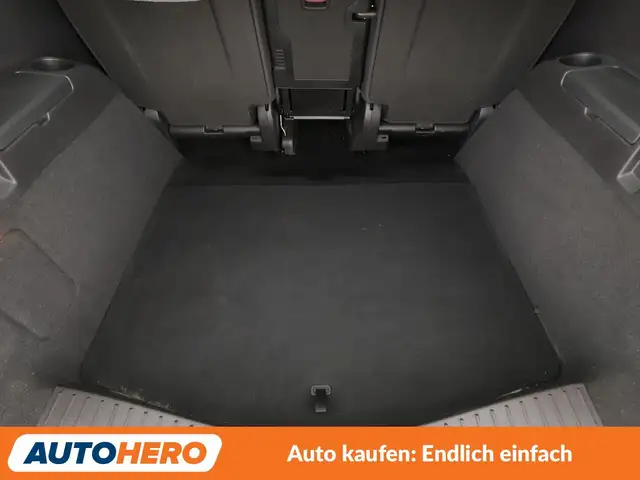 Ford Grand C-Max view 17
