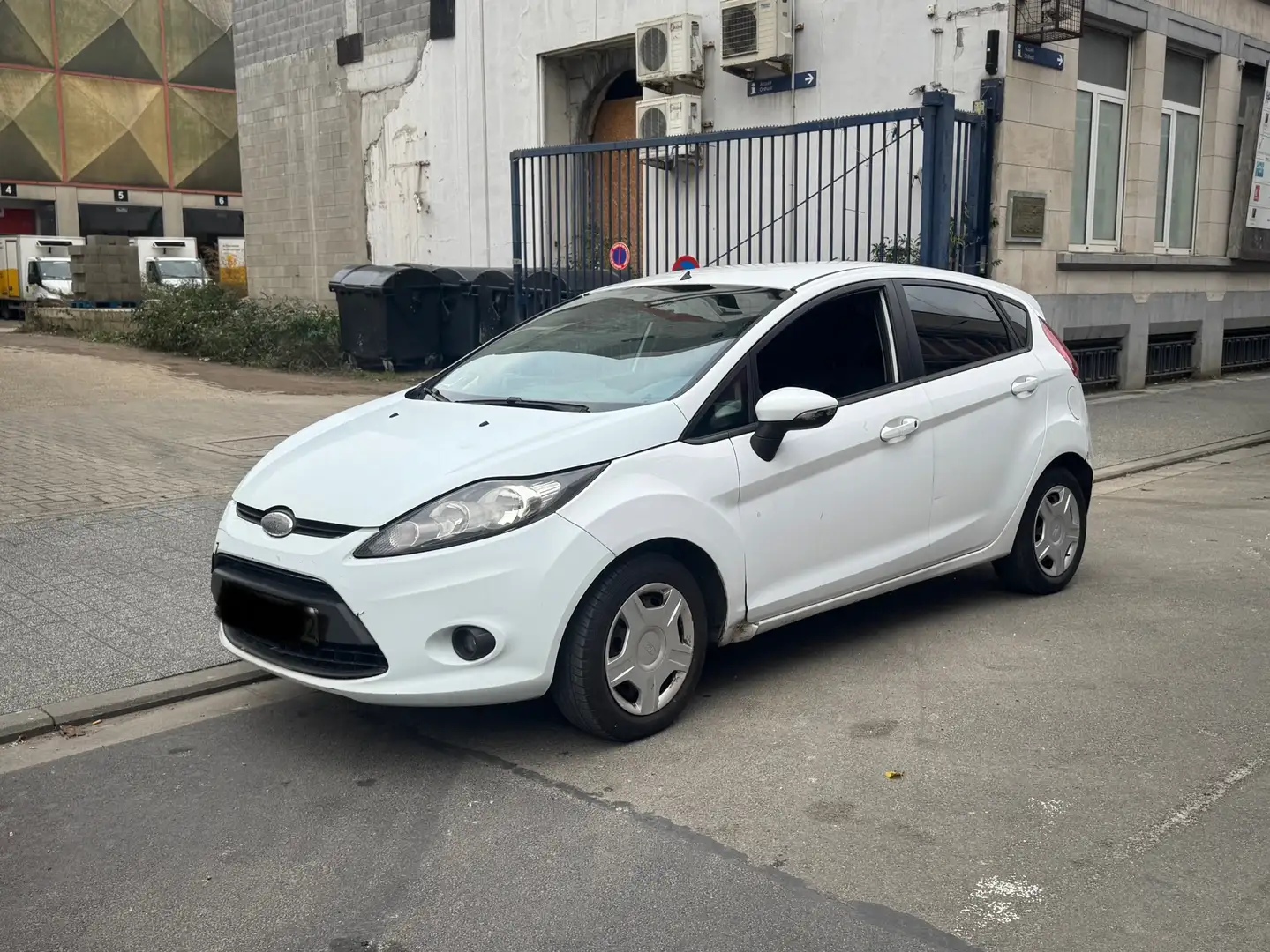 Ford Fiesta 1.6 TDCi AIRCO 270.000KM AIRCO EXPORT - 2