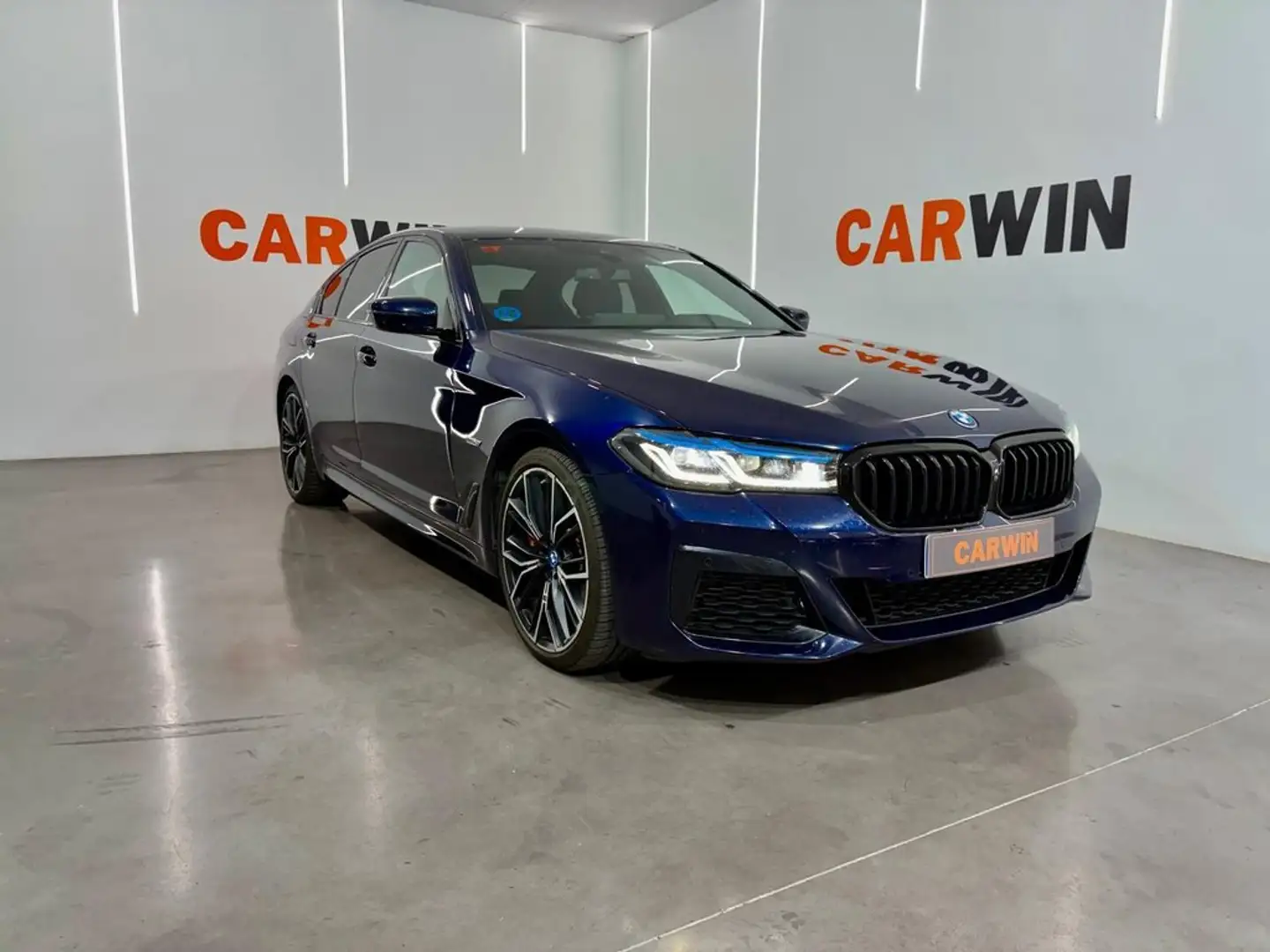 BMW 545 545e xDrive Azul - 1