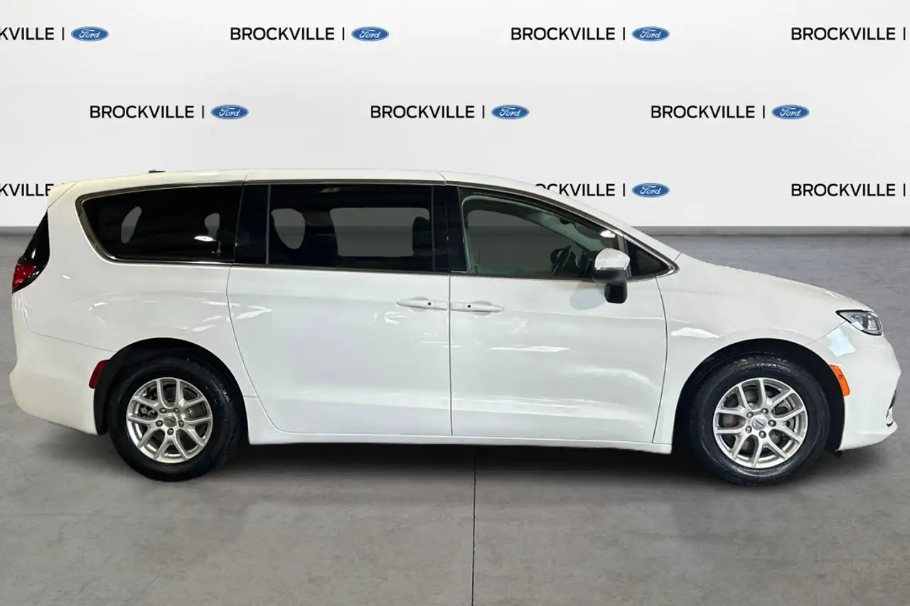 Chrysler Pacifica снимка Chrysler Pacifica