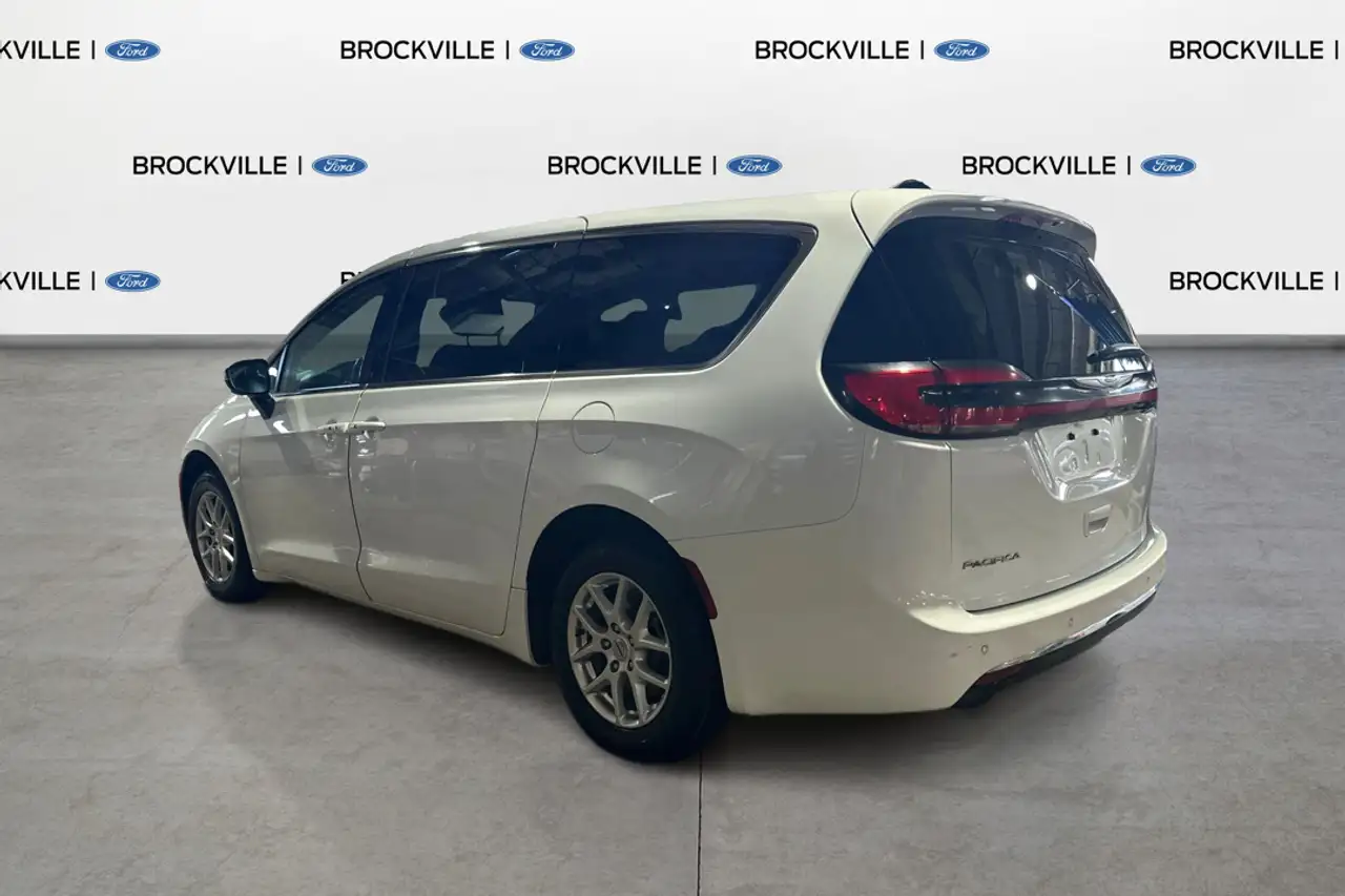 Chrysler Pacifica снимка Chrysler Pacifica