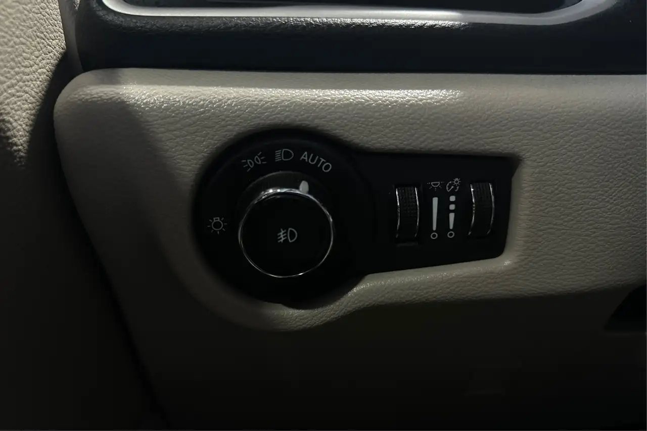Chrysler Pacifica снимка Chrysler Pacifica