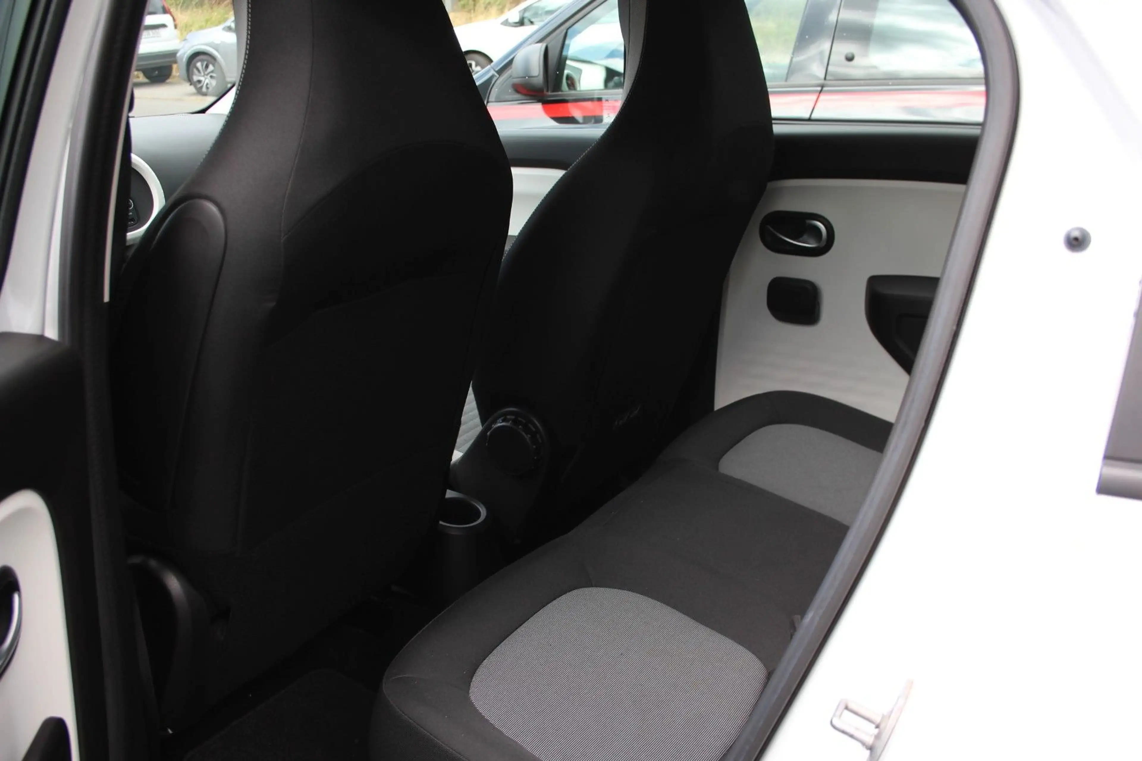 Renault Twingo Limited — photo 8