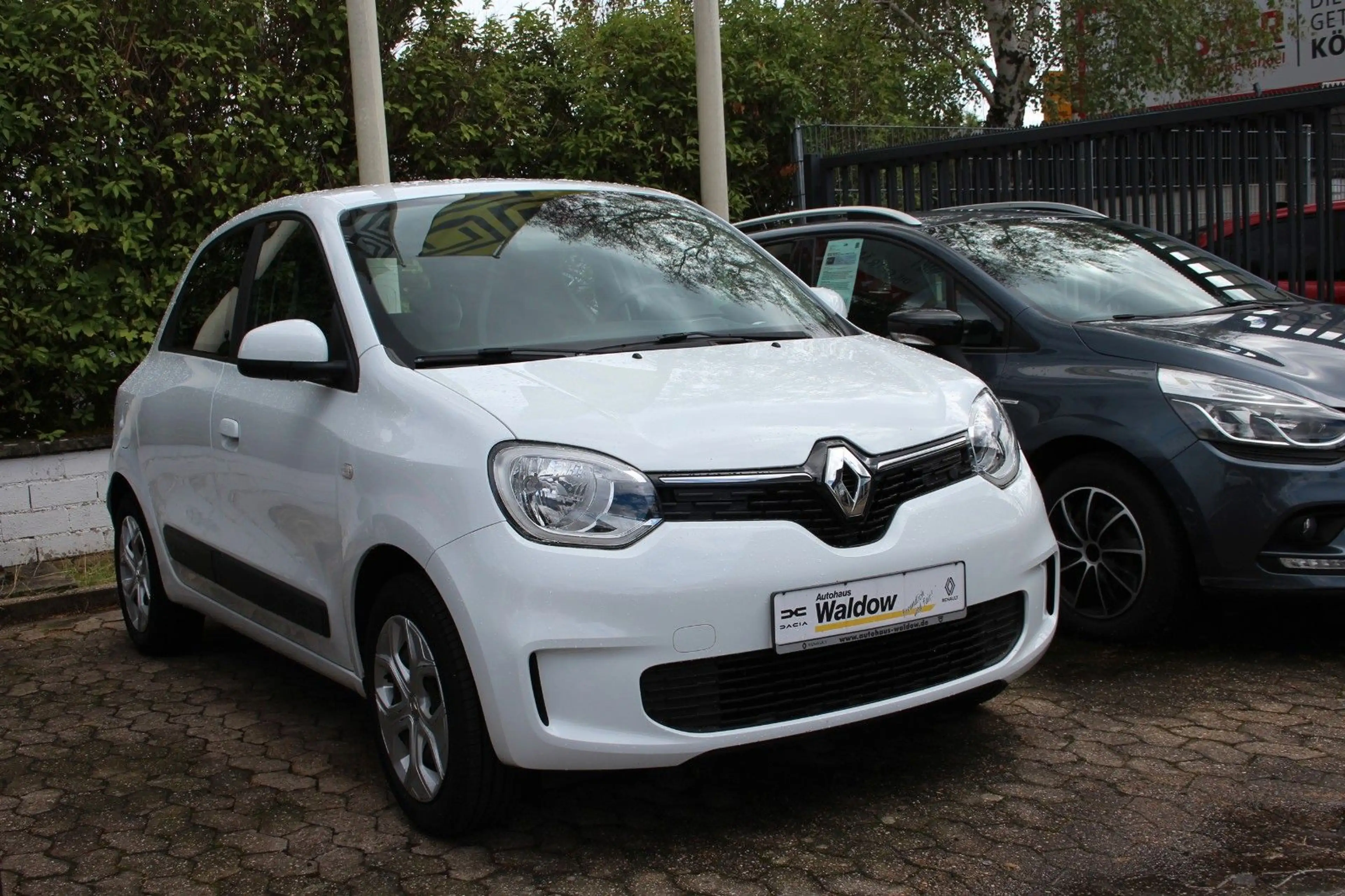Renault Twingo Limited — photo 2