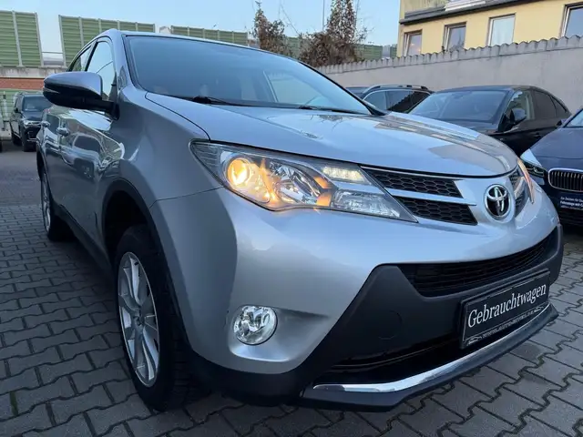 Toyota RAV 4 4 2,2 D Start Edition 4x4 Automatik